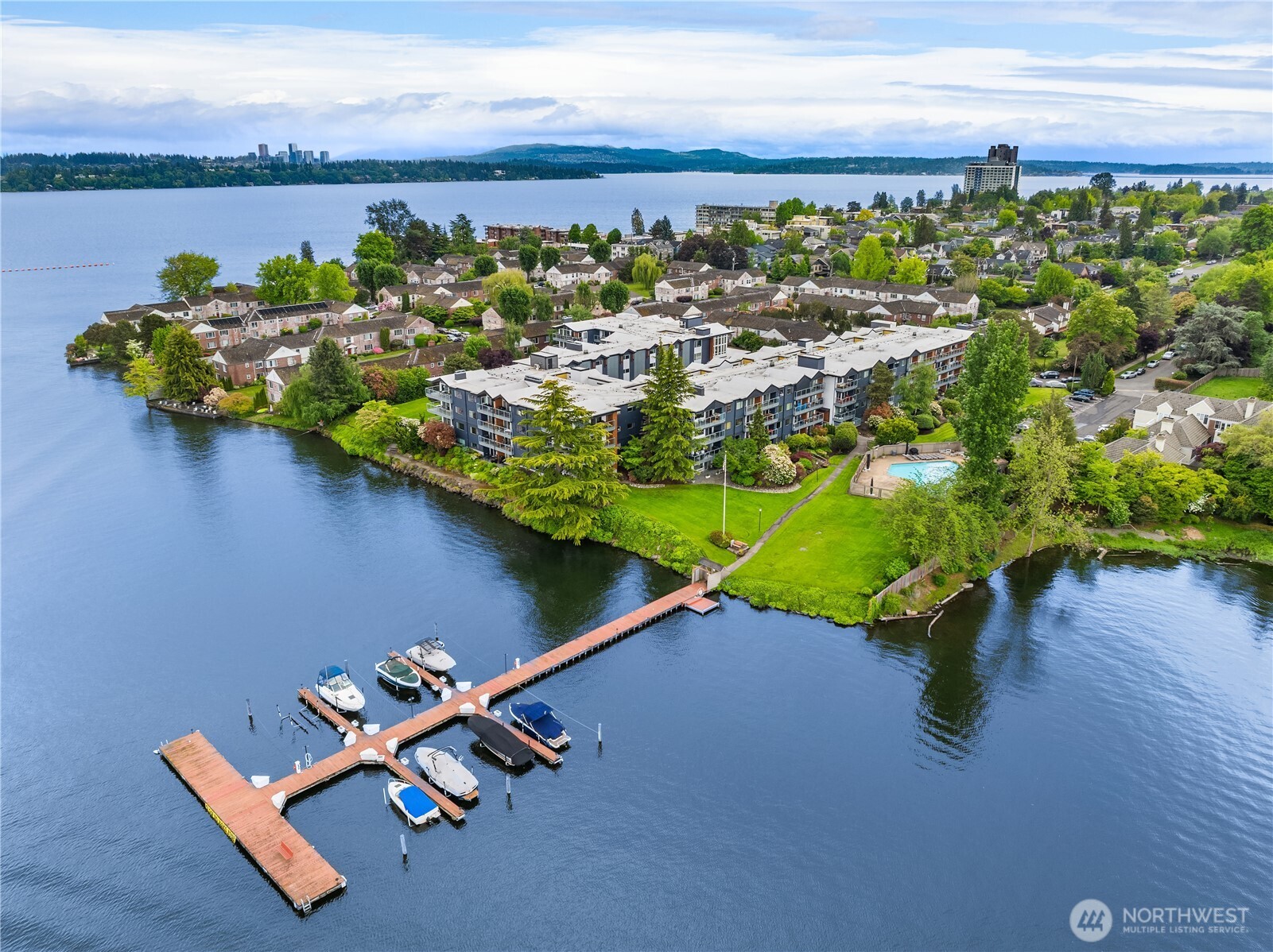 2501 Canterbury Ln E #106, Seattle, WA 98112-3820