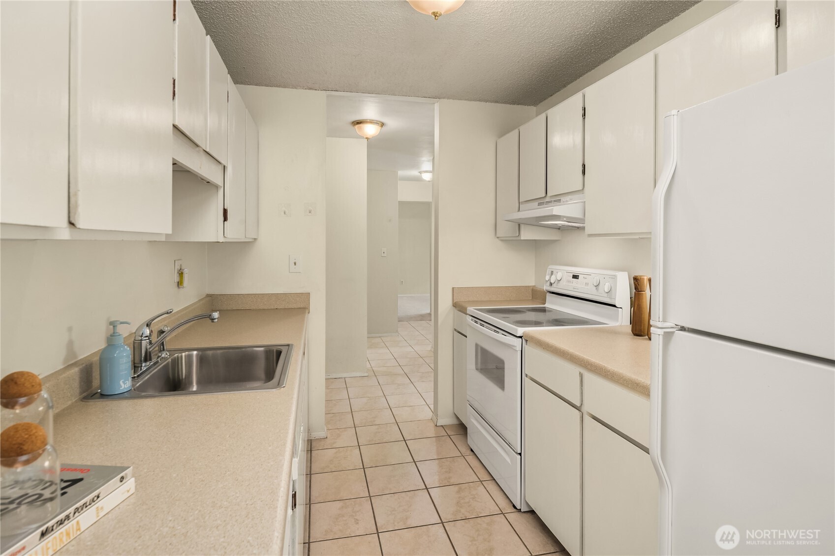 2501 Canterbury Ln E #106, Seattle, WA 98112-3820