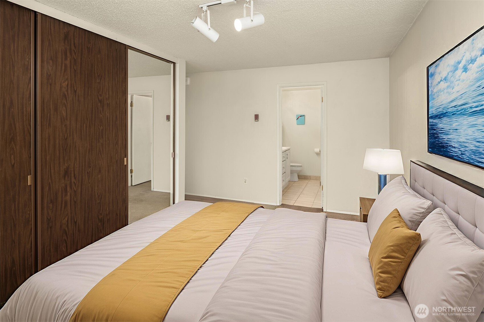 2501 Canterbury Ln E #106, Seattle, WA 98112-3820