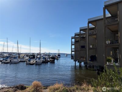 65 Kirkland Avenue #202, Kirkland, WA 98033