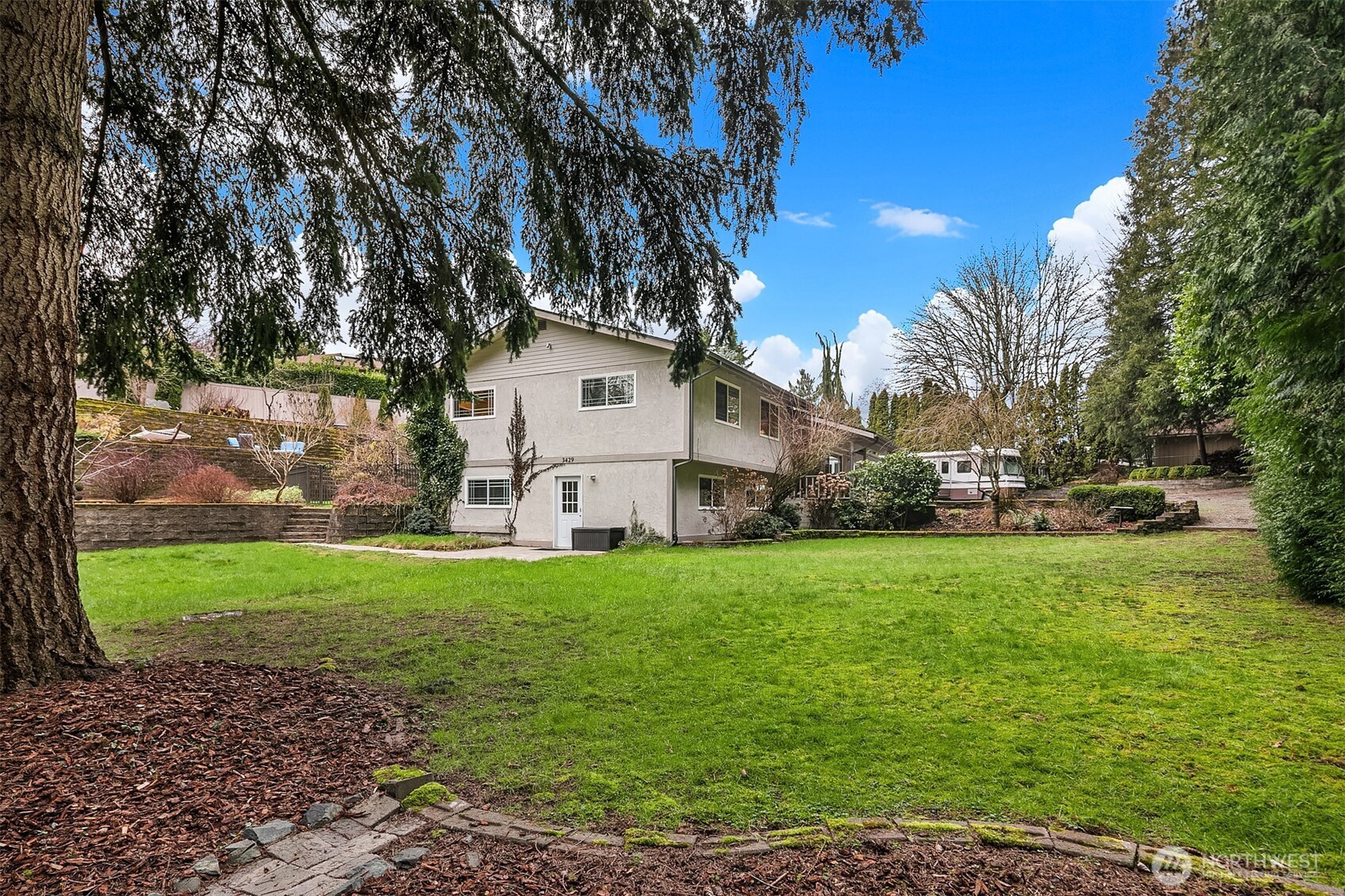 3429 Lincoln Drive NE, Renton, WA 98056