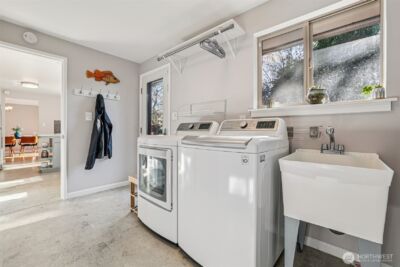 11537 Corliss Avenue N, Seattle, WA 98133-8534 - Photo 16