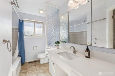 11537 Corliss Avenue N, Seattle, WA 98133-8534 - Photo 23