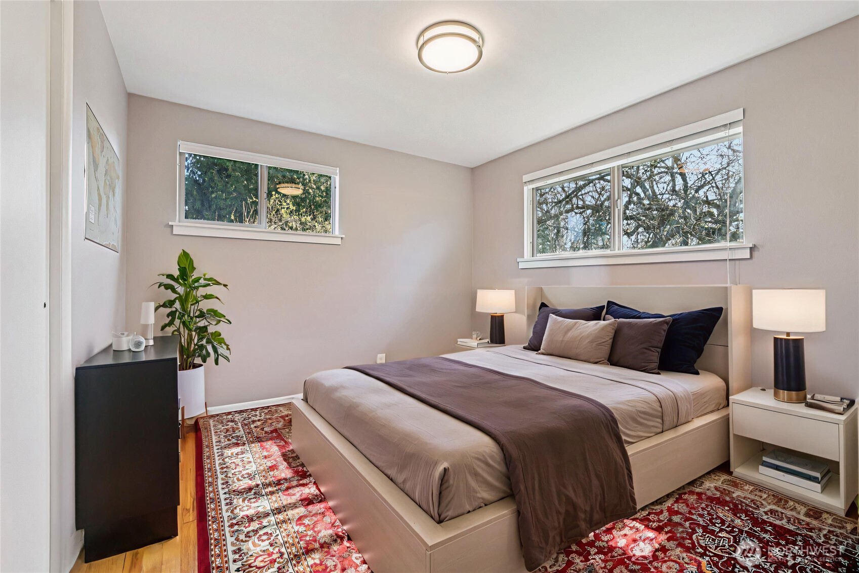 11537 Corliss Avenue N, Seattle, WA 98133-8534