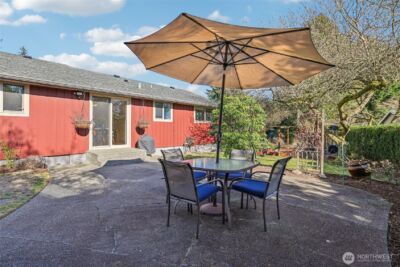 11537 Corliss Avenue N, Seattle, WA 98133-8534 - Photo 32