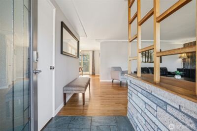 11537 Corliss Avenue N, Seattle, WA 98133-8534 - Photo 4