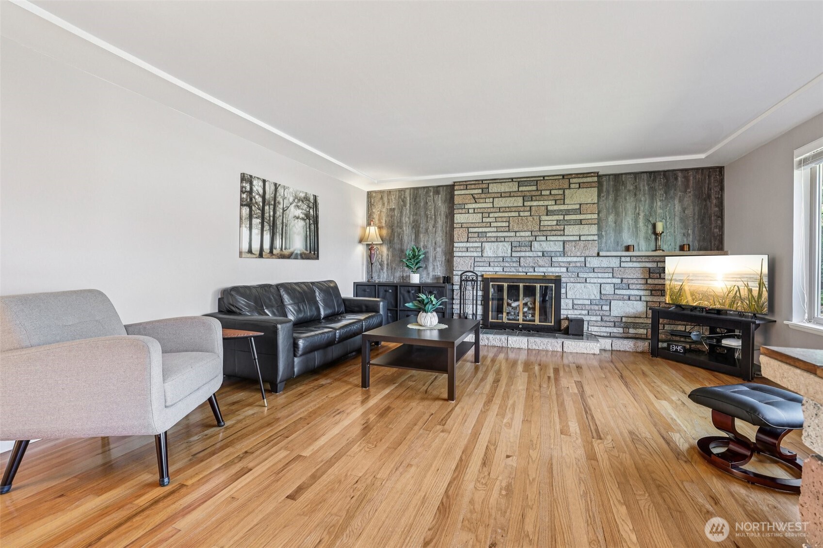 11537 Corliss Avenue N, Seattle, WA 98133-8534