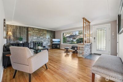 11537 Corliss Avenue N, Seattle, WA 98133-8534 - Photo 7