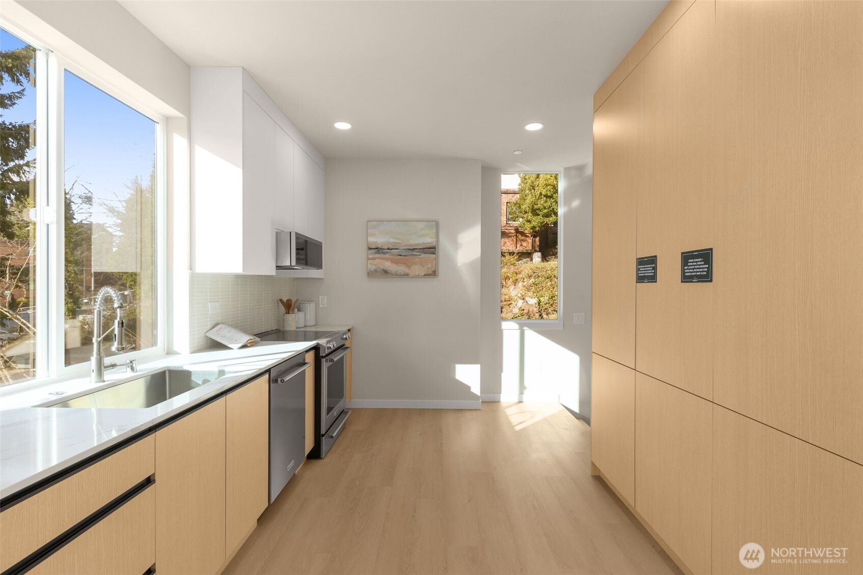 1014 B NE 70th Street , Seattle, WA 98115