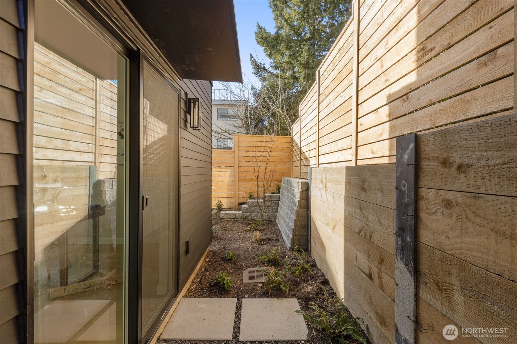 1014 B NE 70th Street , Seattle, WA 98115