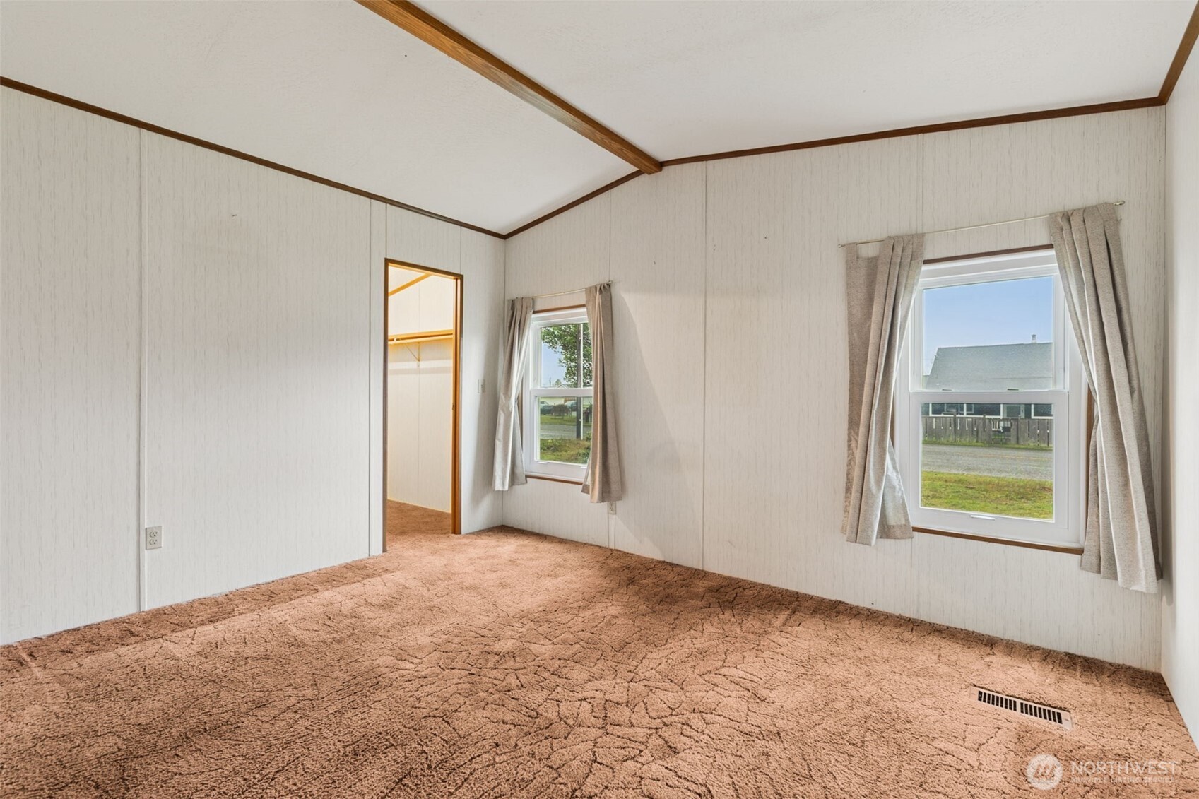 1612 W Young Street , Elma, WA 98541