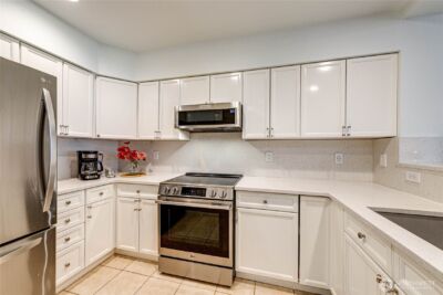 2220 132nd Avenue SE #A113, Bellevue, WA 98005-3977 - Photo 11