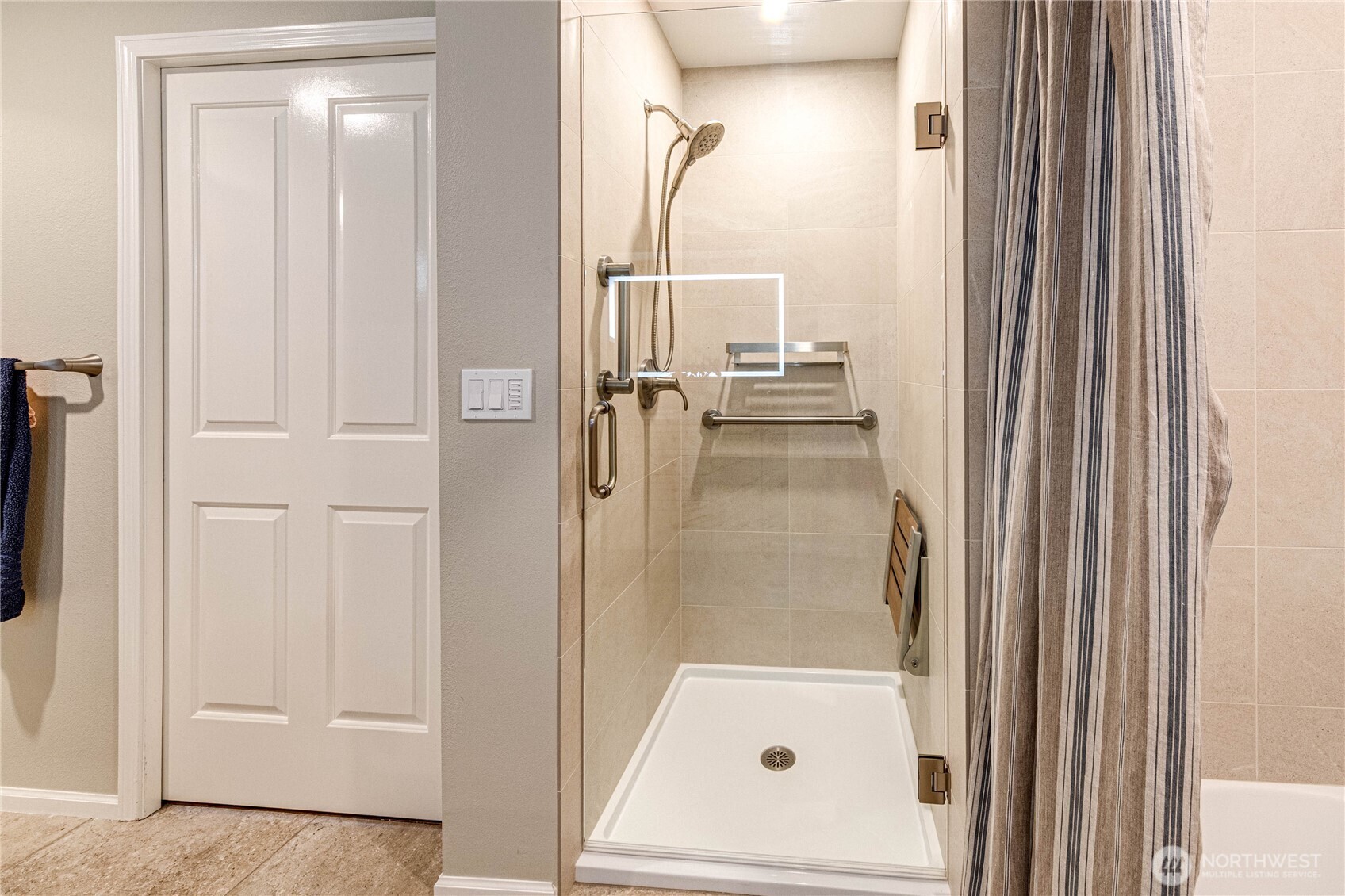 2220 132nd Avenue SE #A113, Bellevue, WA 98005-3977