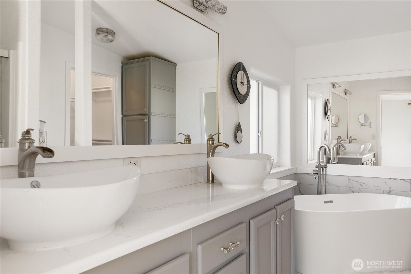 4522 Monkey Hill Road , Oak Harbor, WA 98277