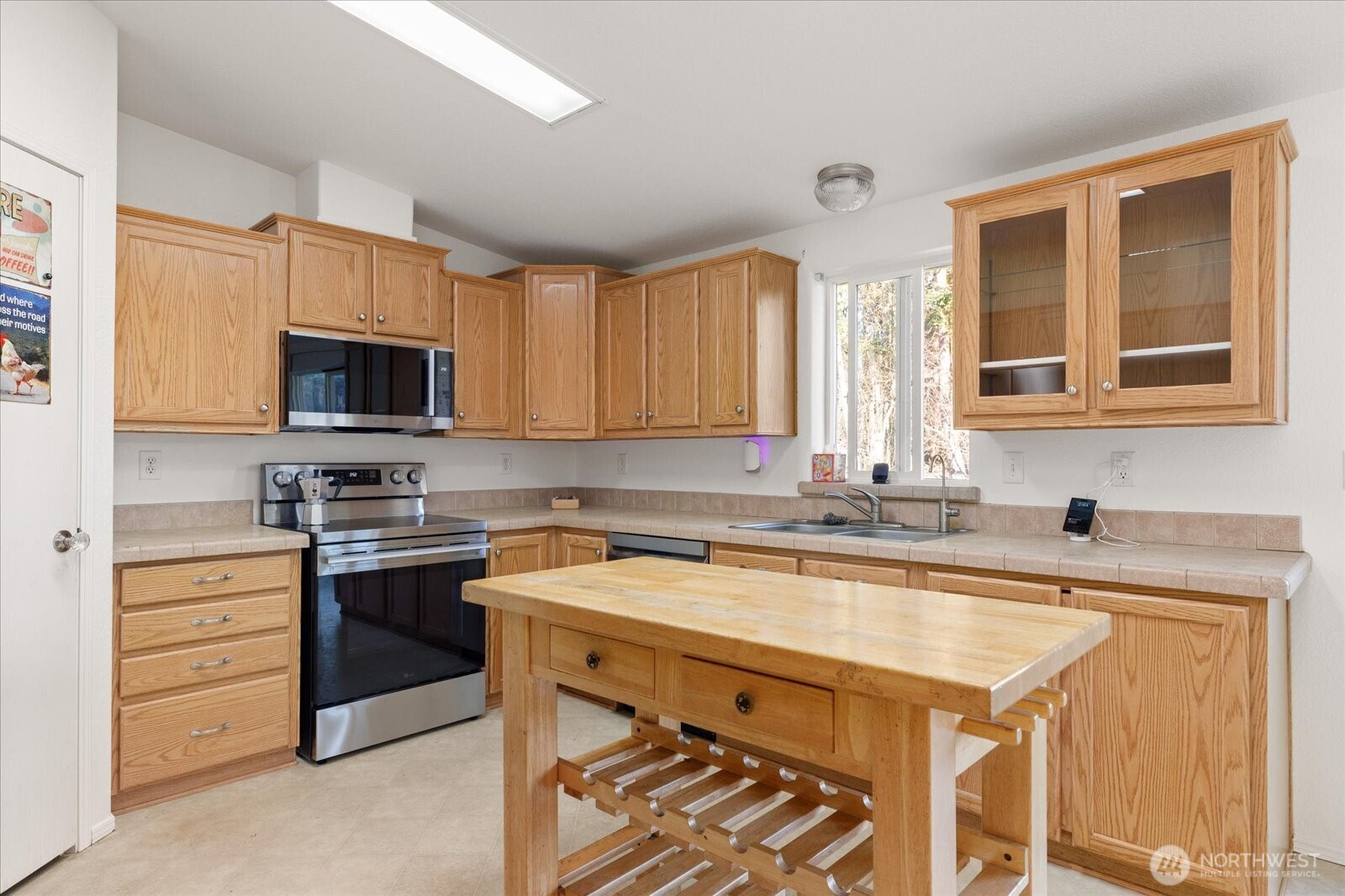 4522 Monkey Hill Road , Oak Harbor, WA 98277