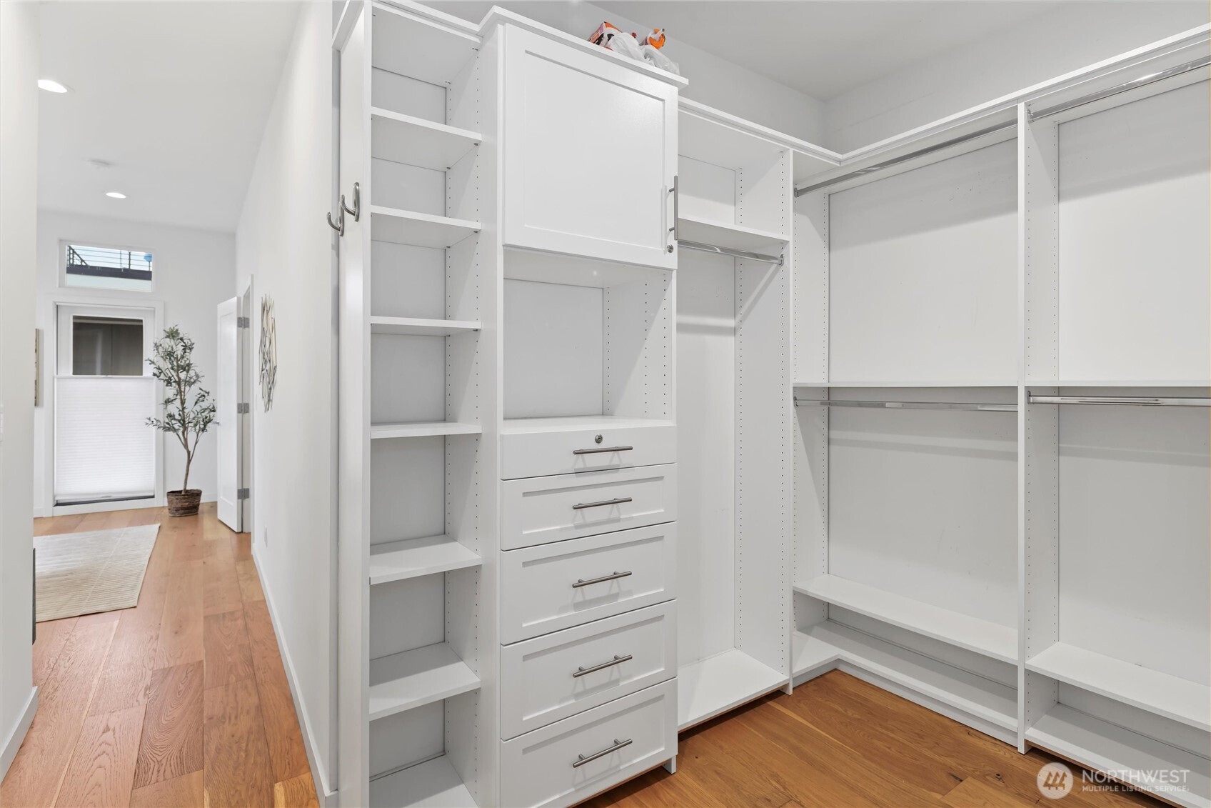 609 15th Avenue E, Seattle, WA 98112