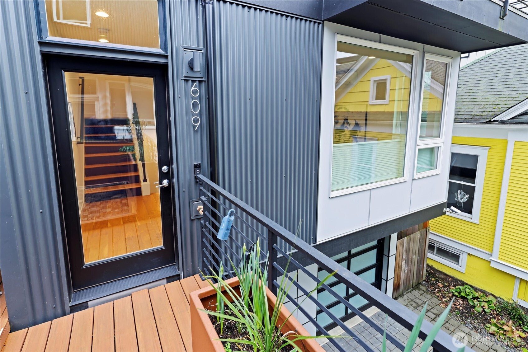 609 15th Avenue E, Seattle, WA 98112