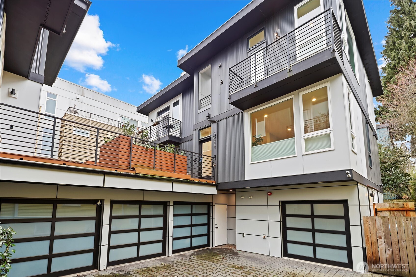 609 15th Avenue E, Seattle, WA 98112