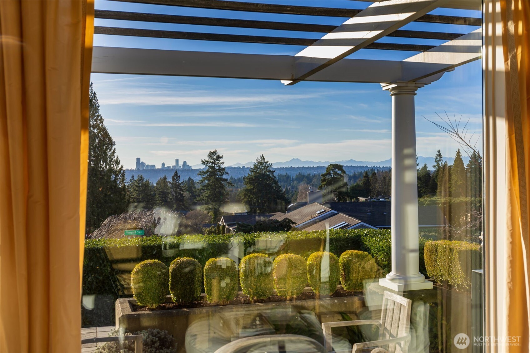 9400 Vineyard Crest , Bellevue, WA 98004