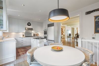 9400 Vineyard Crest , Bellevue, WA 98004 - Photo 14