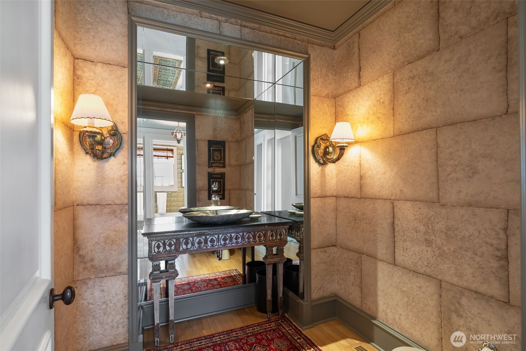 9400 Vineyard Crest , Bellevue, WA 98004