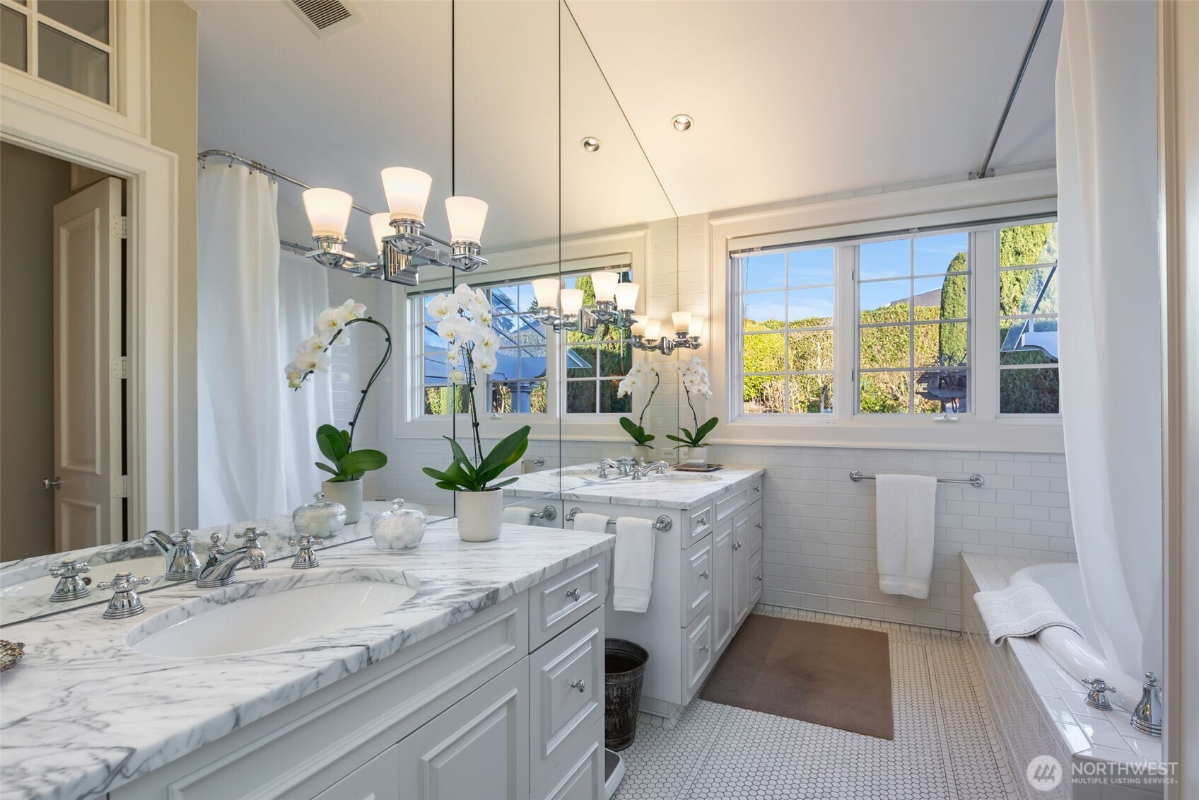 9400 Vineyard Crest , Bellevue, WA 98004