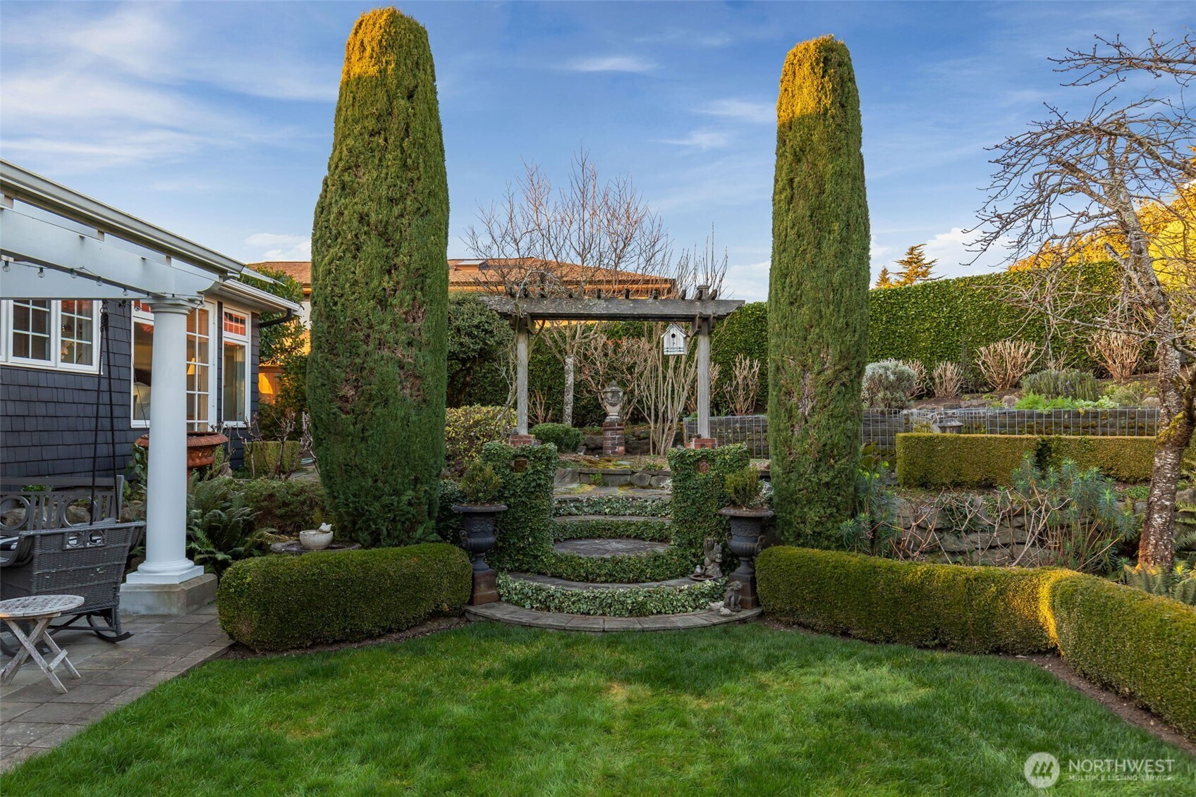 9400 Vineyard Crest , Bellevue, WA 98004