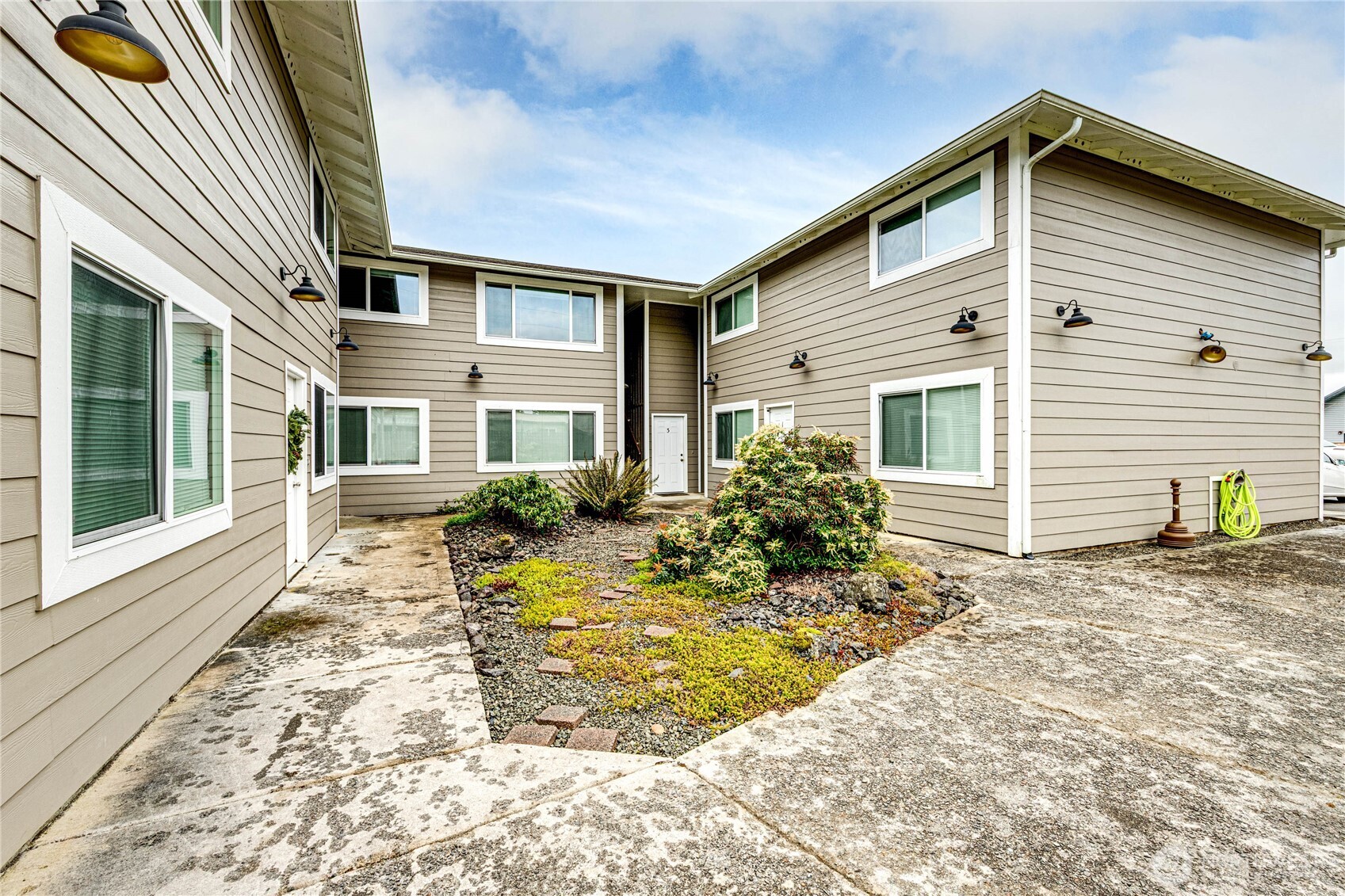 97 S Elderberry Avenue , Forks, WA 98331