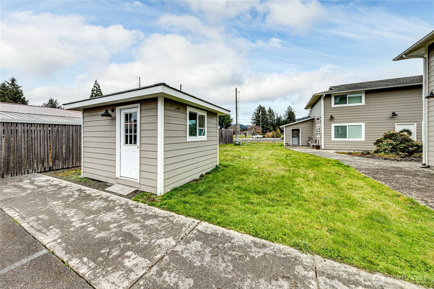 97 S Elderberry Avenue , Forks, WA 98331