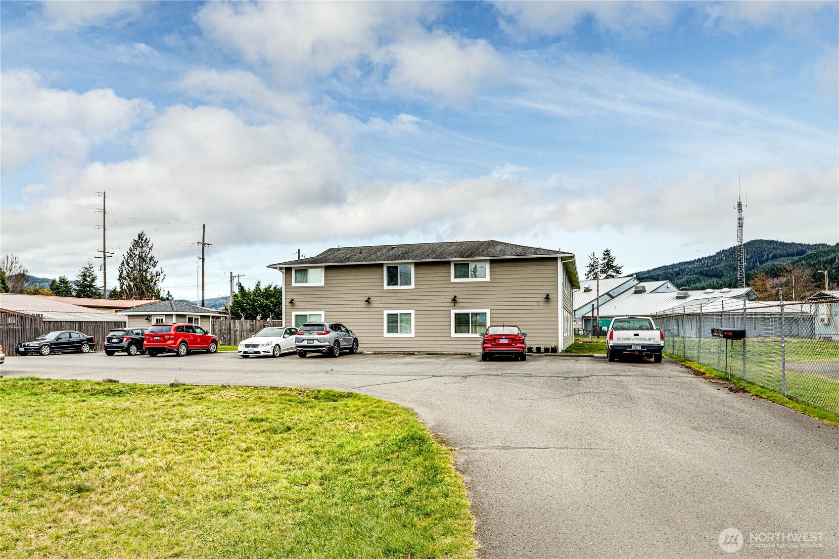 97 S Elderberry Avenue , Forks, WA 98331