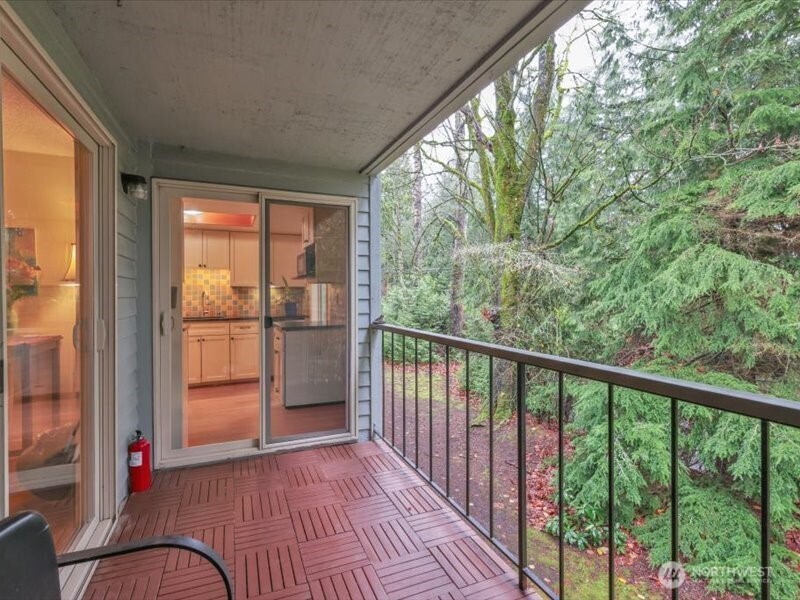 4629 W Lake Sammamish Parkway SE #H206, Issaquah, WA 98027
