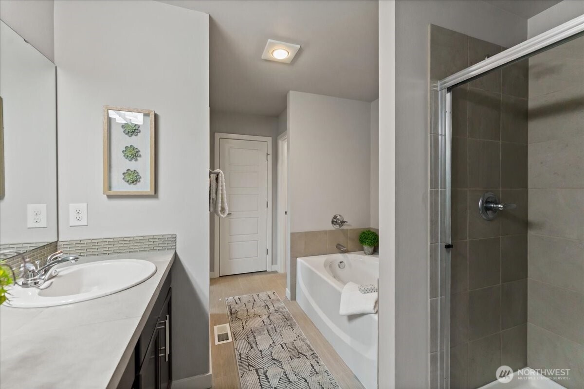 12107 SE 294th Court , Auburn, WA 98092