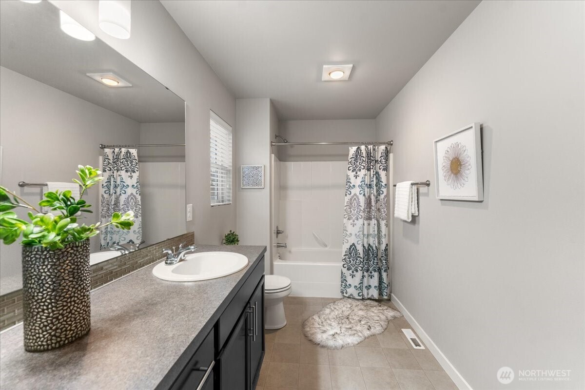 12107 SE 294th Court , Auburn, WA 98092