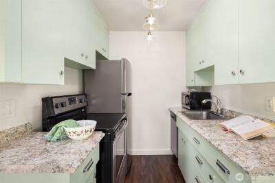 8701 35th Avenue NE #9, Seattle, WA 98115 - Photo 4