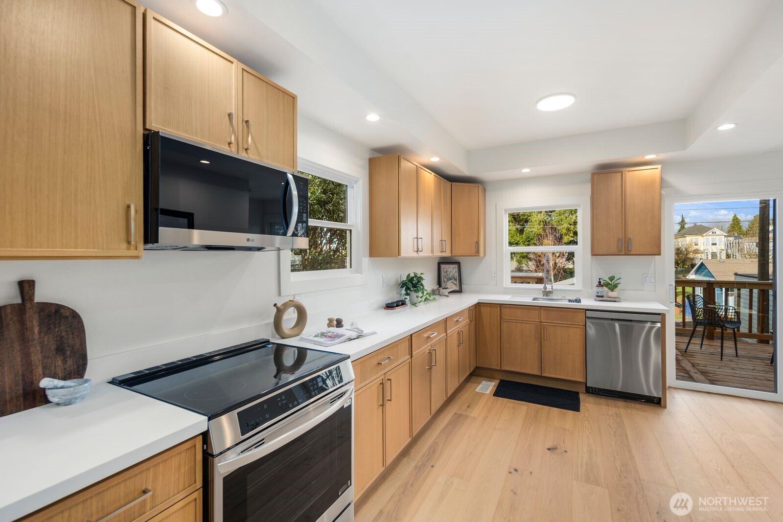 1121 N M Street , Tacoma, WA 98403-1524