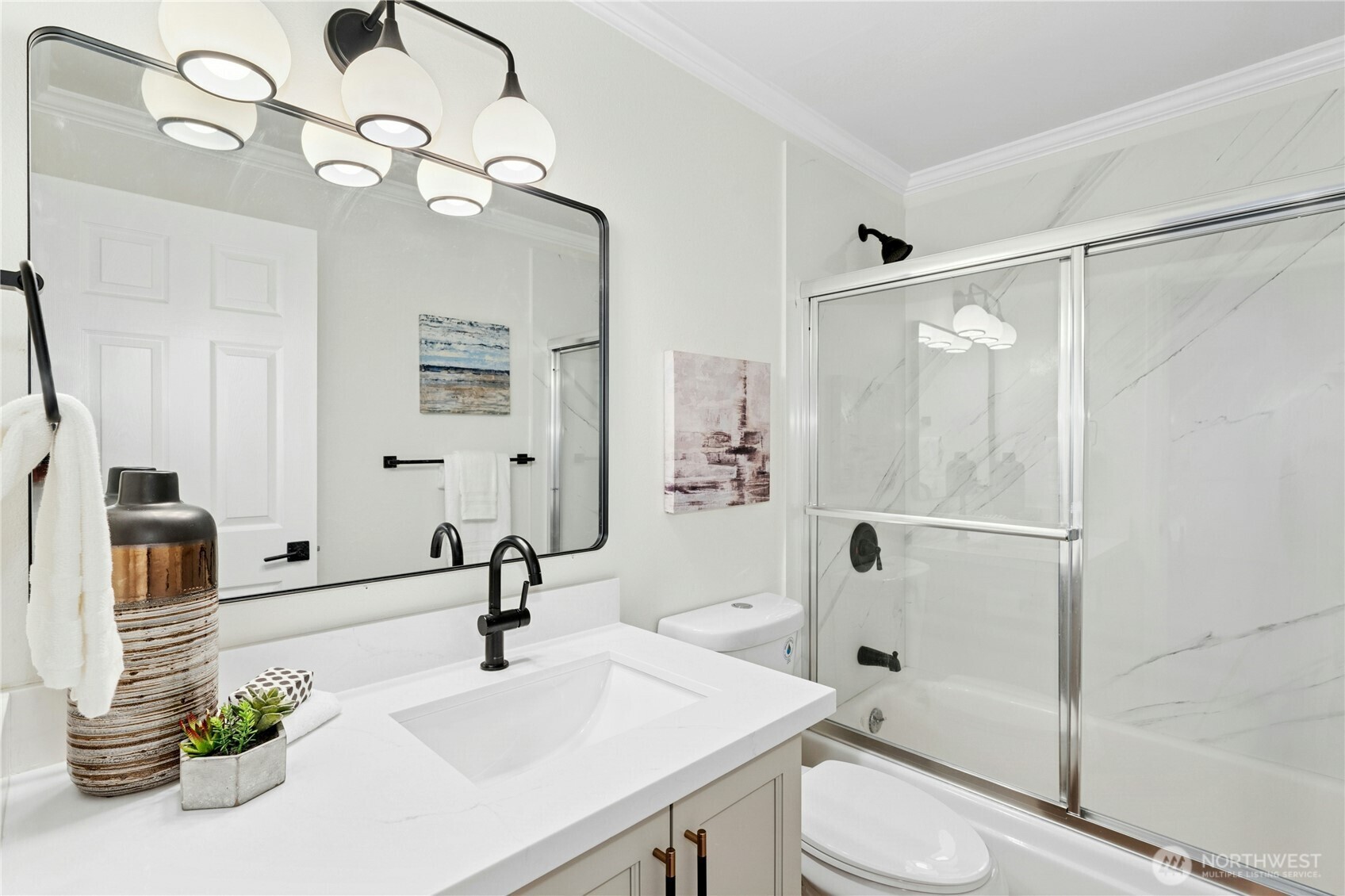 733 Lake Street S #202, Kirkland, WA 98033