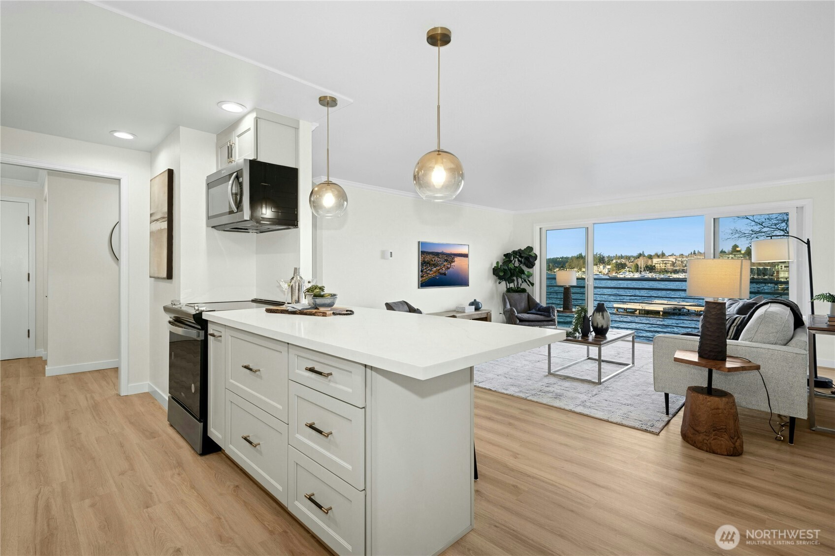 733 Lake Street S #202, Kirkland, WA 98033