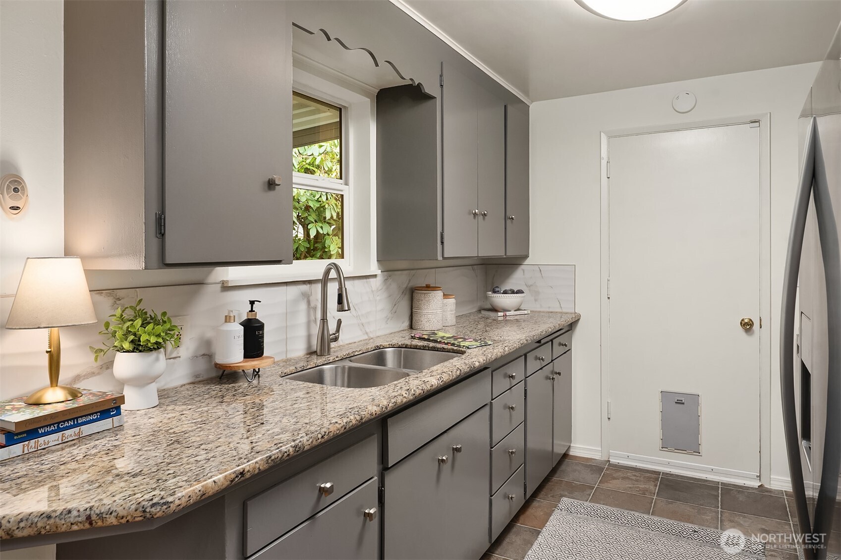 2821 SW Trenton Street , Seattle, WA 98126