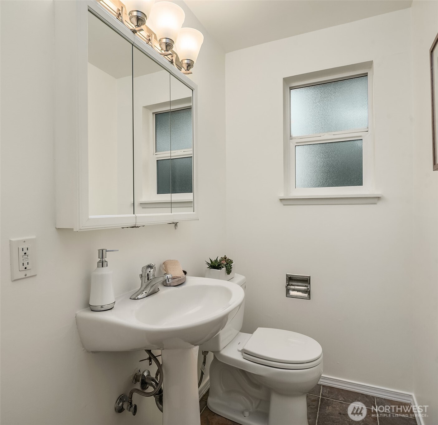 2821 SW Trenton Street , Seattle, WA 98126