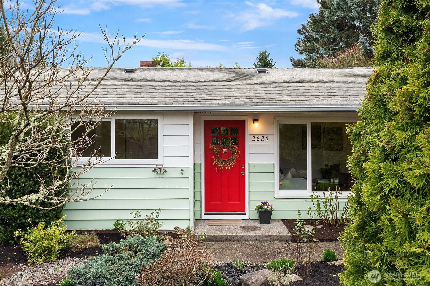 2821 SW Trenton Street , Seattle, WA 98126