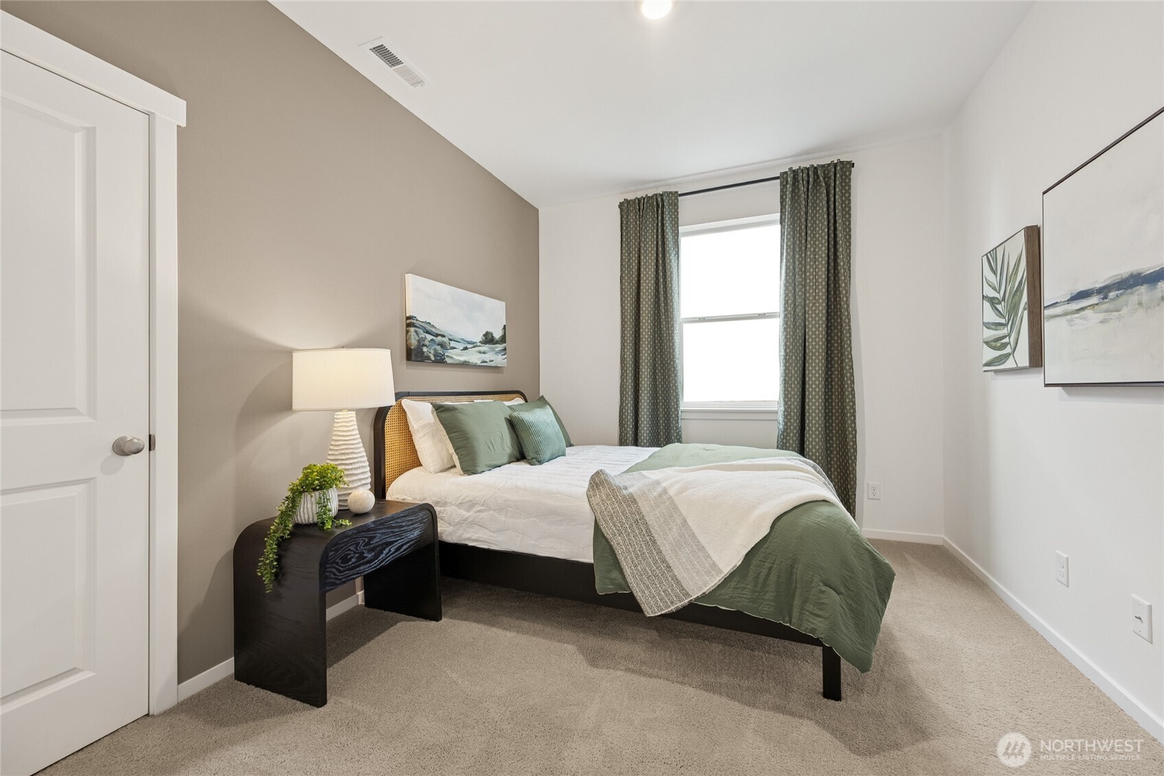 12806 8th Avenue E #2, Tacoma, WA 98445