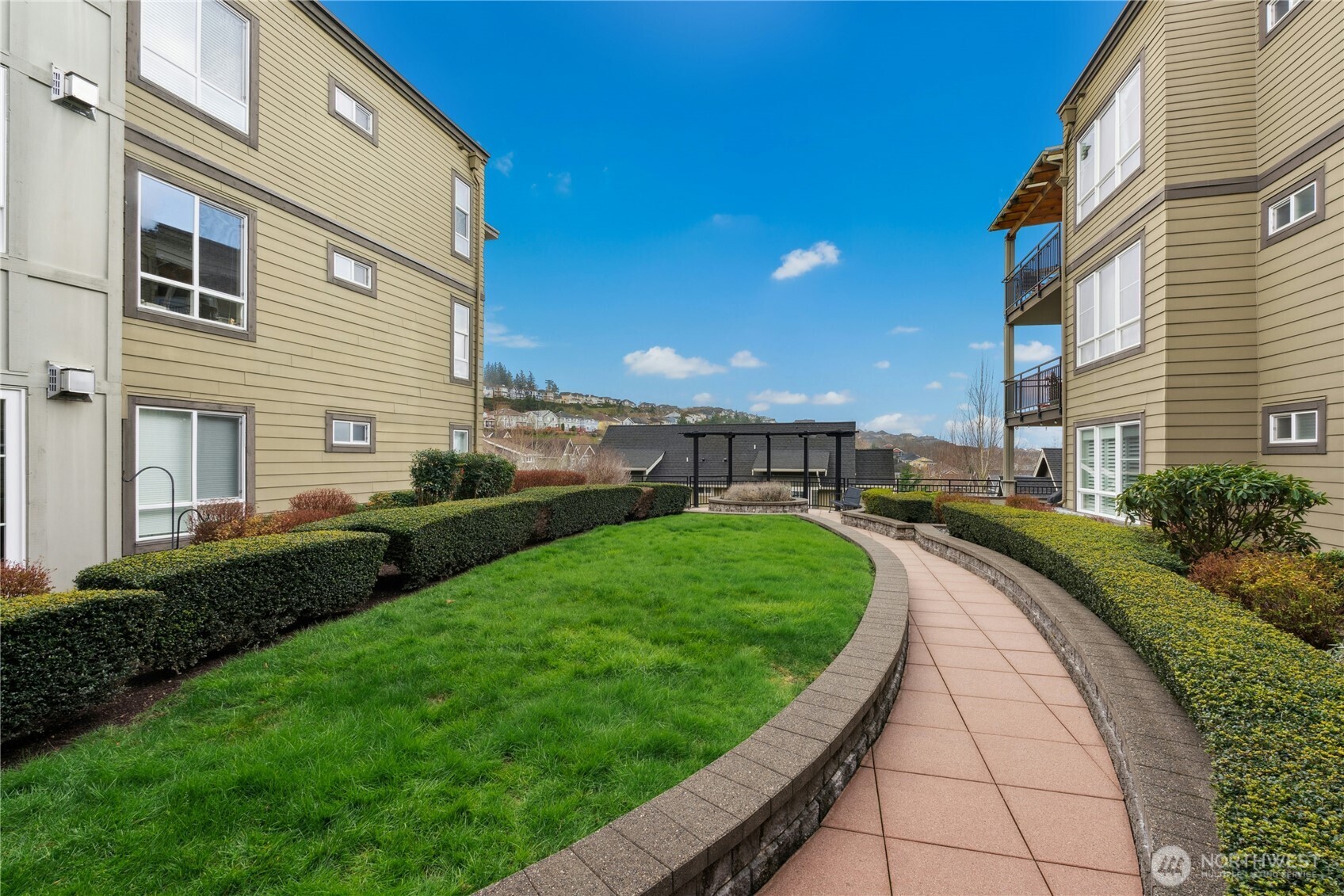 1840 25th Avenue NE #411, Issaquah, WA 98029