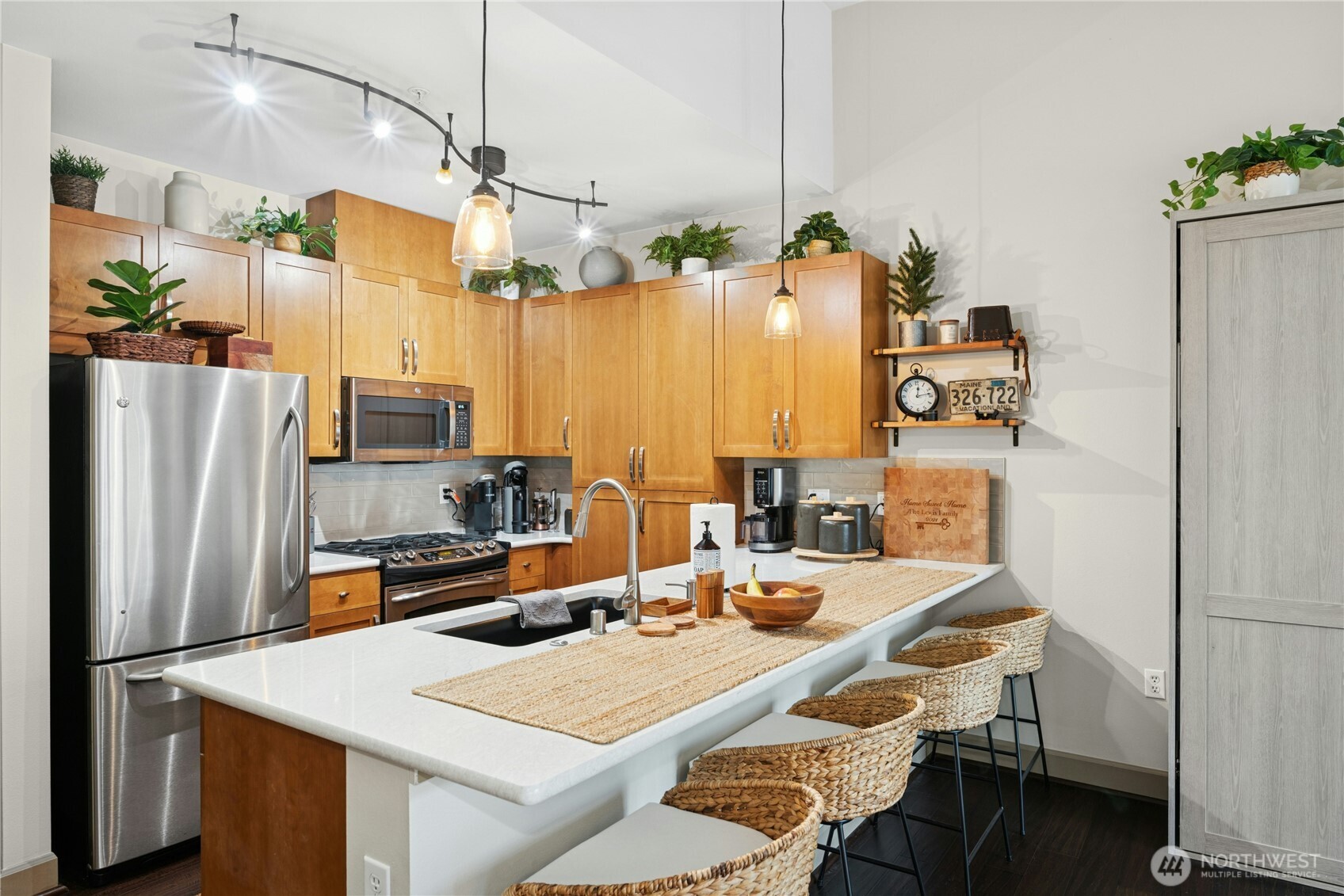 1840 25th Avenue NE #411, Issaquah, WA 98029