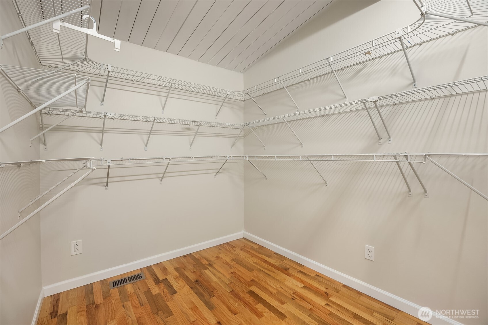 22709 SE 16th Street , Sammamish, WA 98075