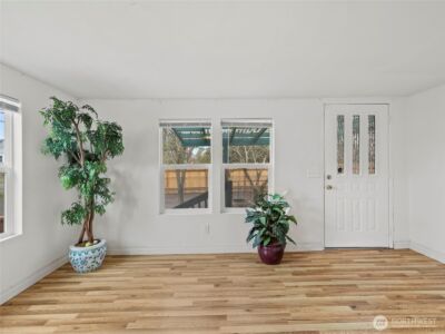 11040 14th Avenue SW, Seattle, WA 98146 - Photo 4