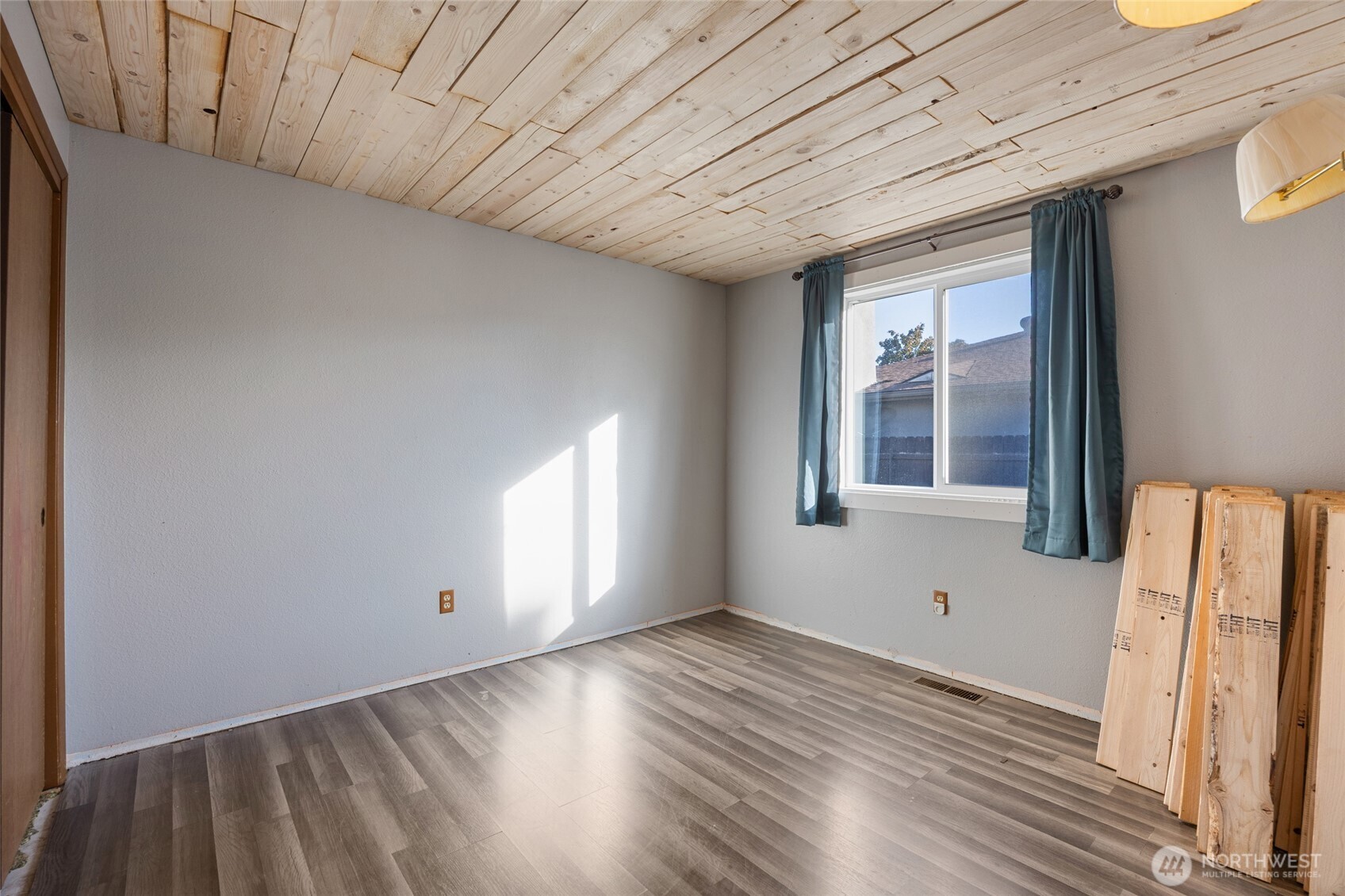 425 N Desdemona Avenue , Othello, WA 99344