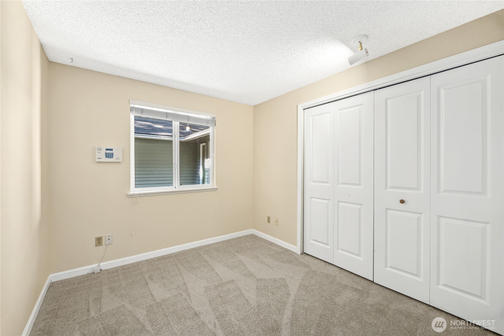 15604 SE 42nd Place , Bellevue, WA 98006