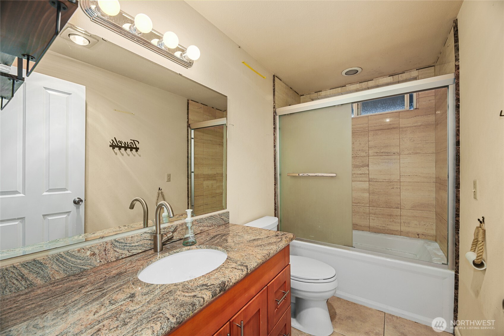 15604 SE 42nd Place , Bellevue, WA 98006