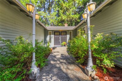 15604 SE 42nd Place , Bellevue, WA 98006 - Photo 2