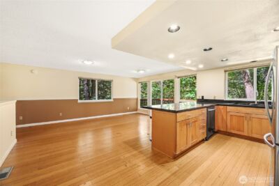 15604 SE 42nd Place , Bellevue, WA 98006 - Photo 4